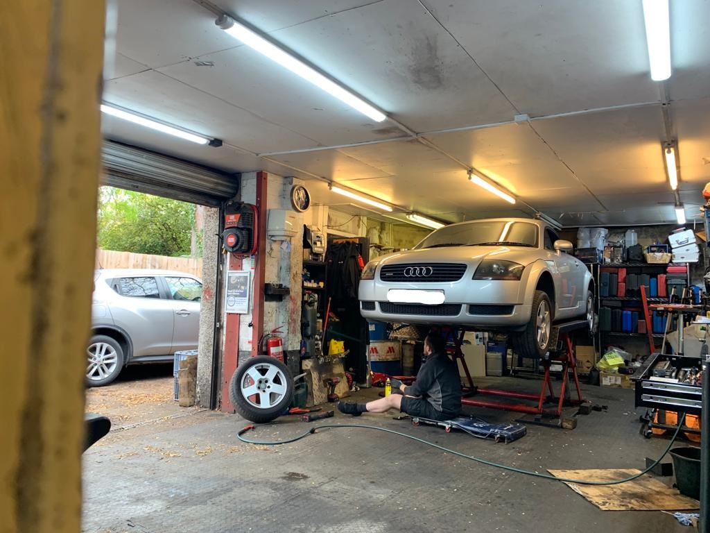 Garage Servicing in Ruislip and Northwood Manor Motor Services